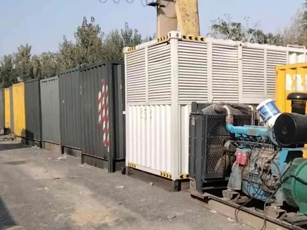 北辰200KW柴油发电机机组每小时油耗是多少？