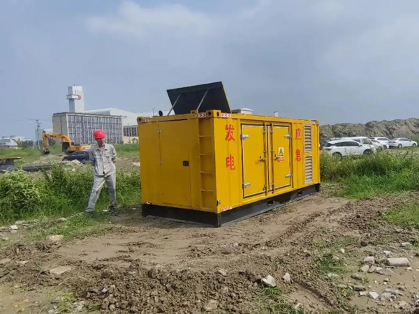 北辰冬季低温环境下，发电机组启动电瓶的容量需求是否会增加？