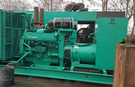 北辰发电机组如何判断水冷式机油散热器内部是否需要清洗？